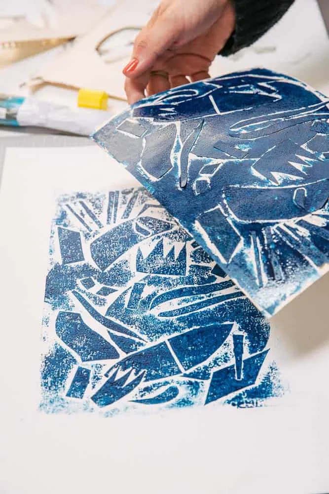 Kandinksy-inspired-cut-out-paper-frottage-art-lesson