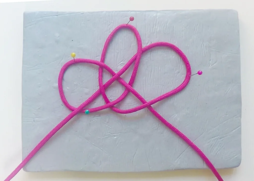 How to tie a Cloud knot Art sprouts 26 45.Immagine005