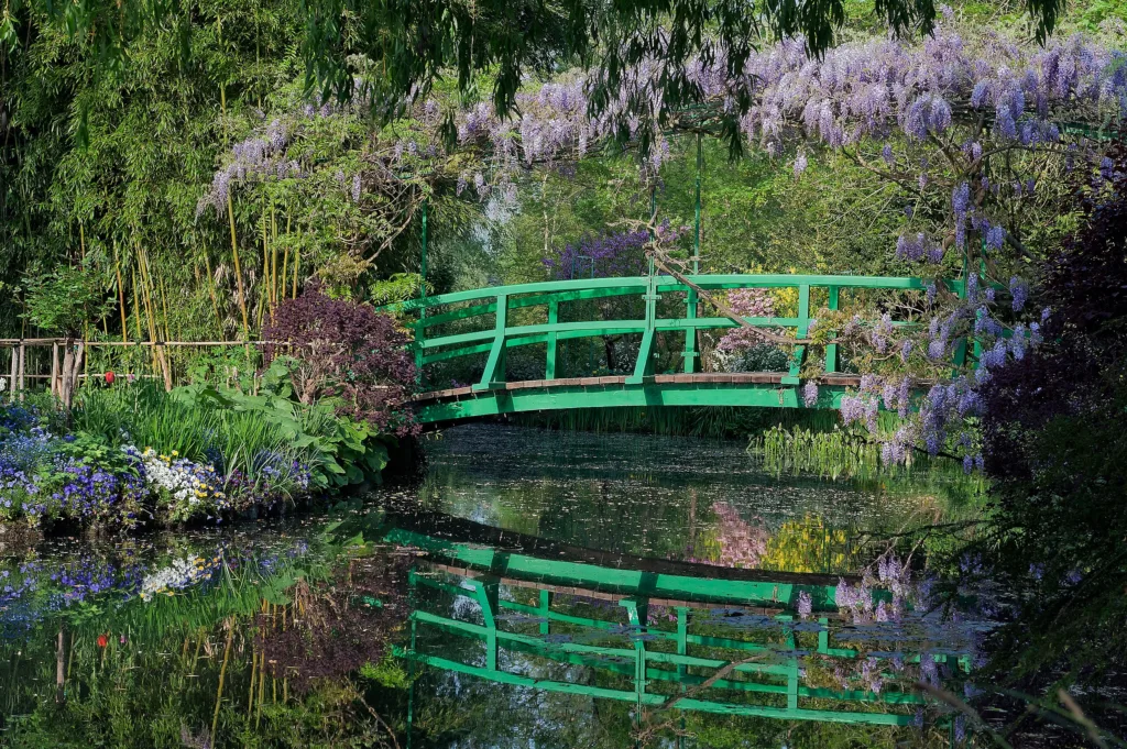 Le 22Pont Japonais22 vu du bassin des Nympheas