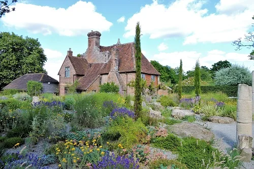 sissinghurst castle garden