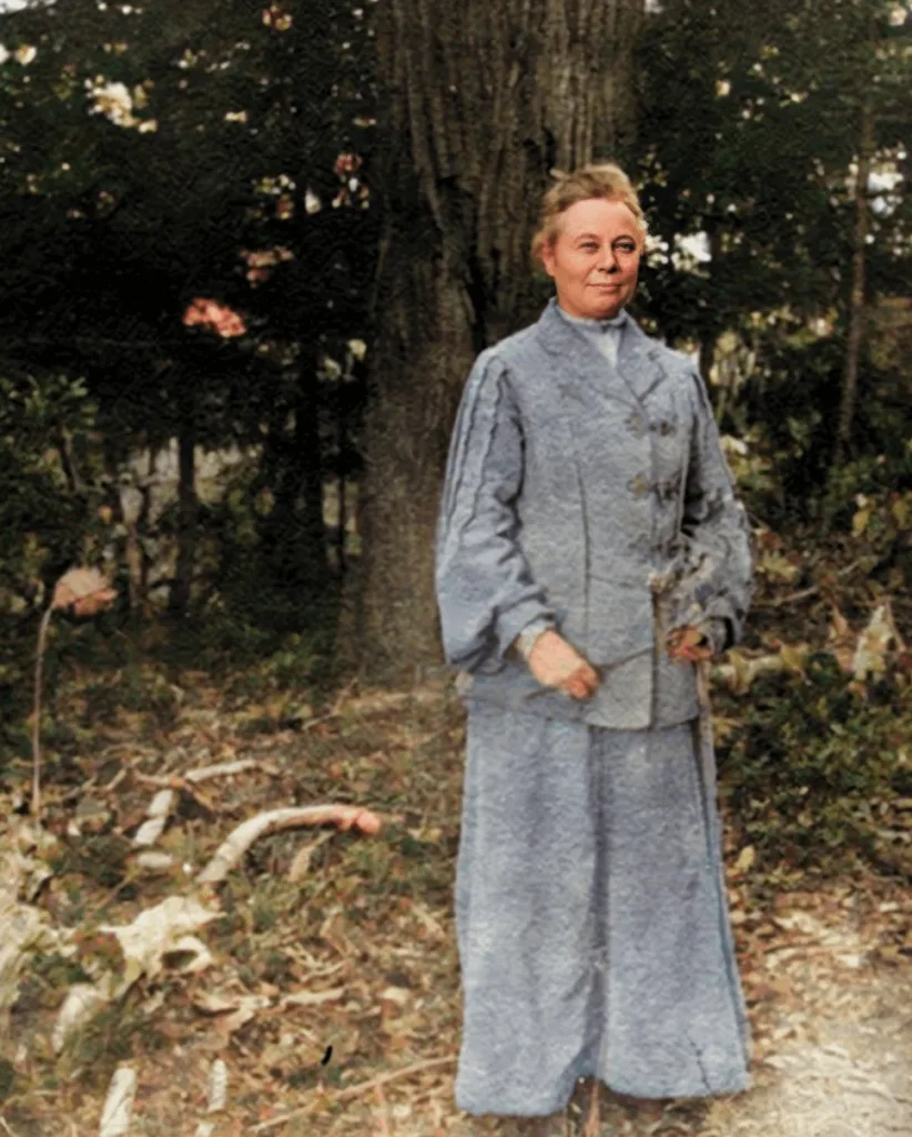 Alice Eastwood in the front of a redwood tree 1